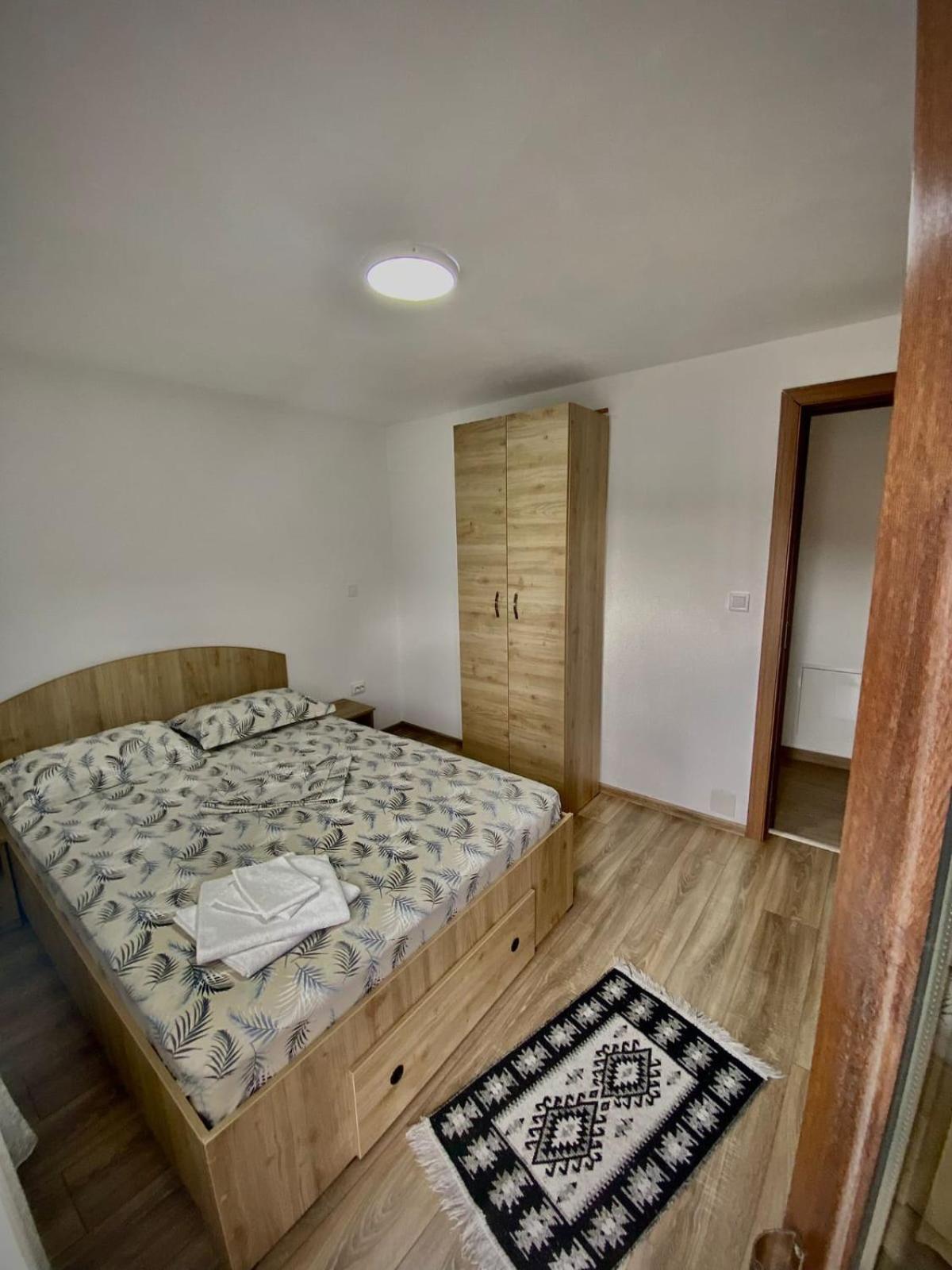 Casa Alex Hotel Curtea De Arges Exterior photo